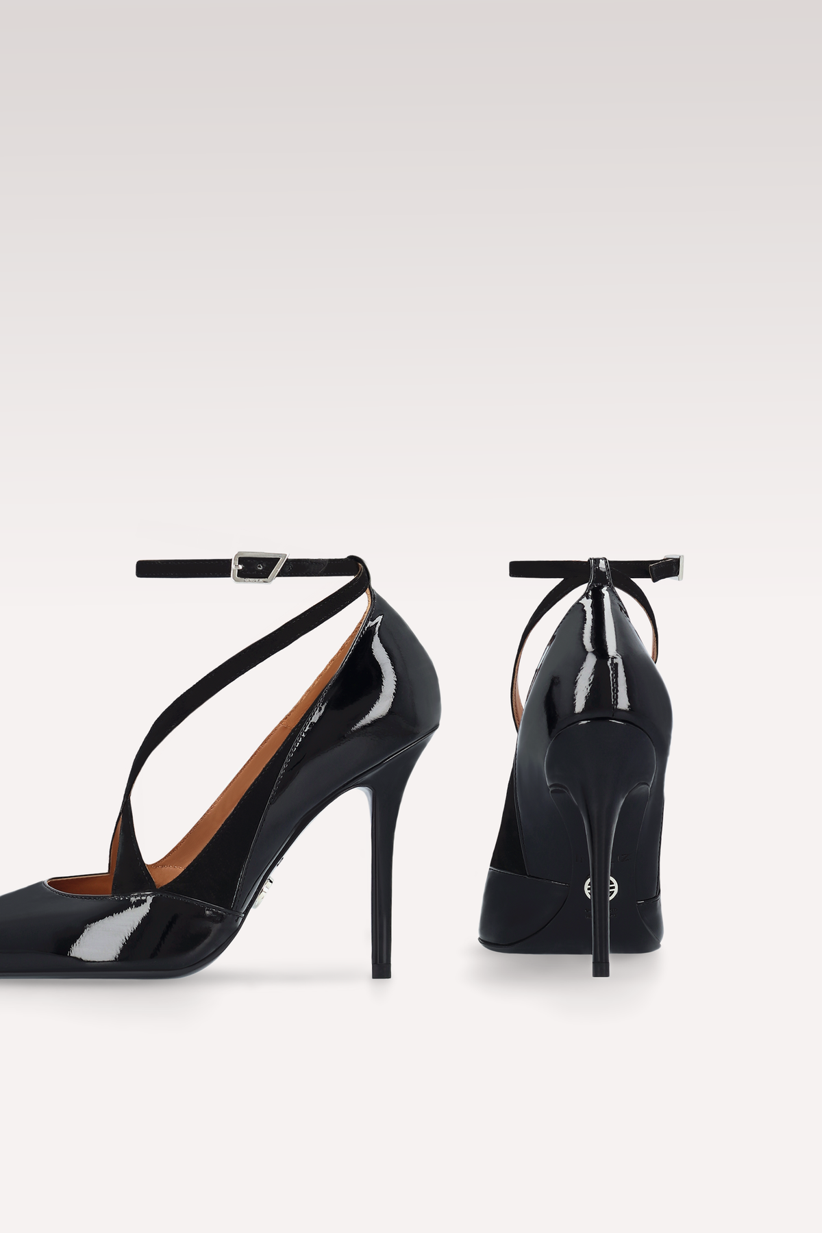 NOCTIS BLACK PATENT LEATHER AND SUEDE PUMPS
