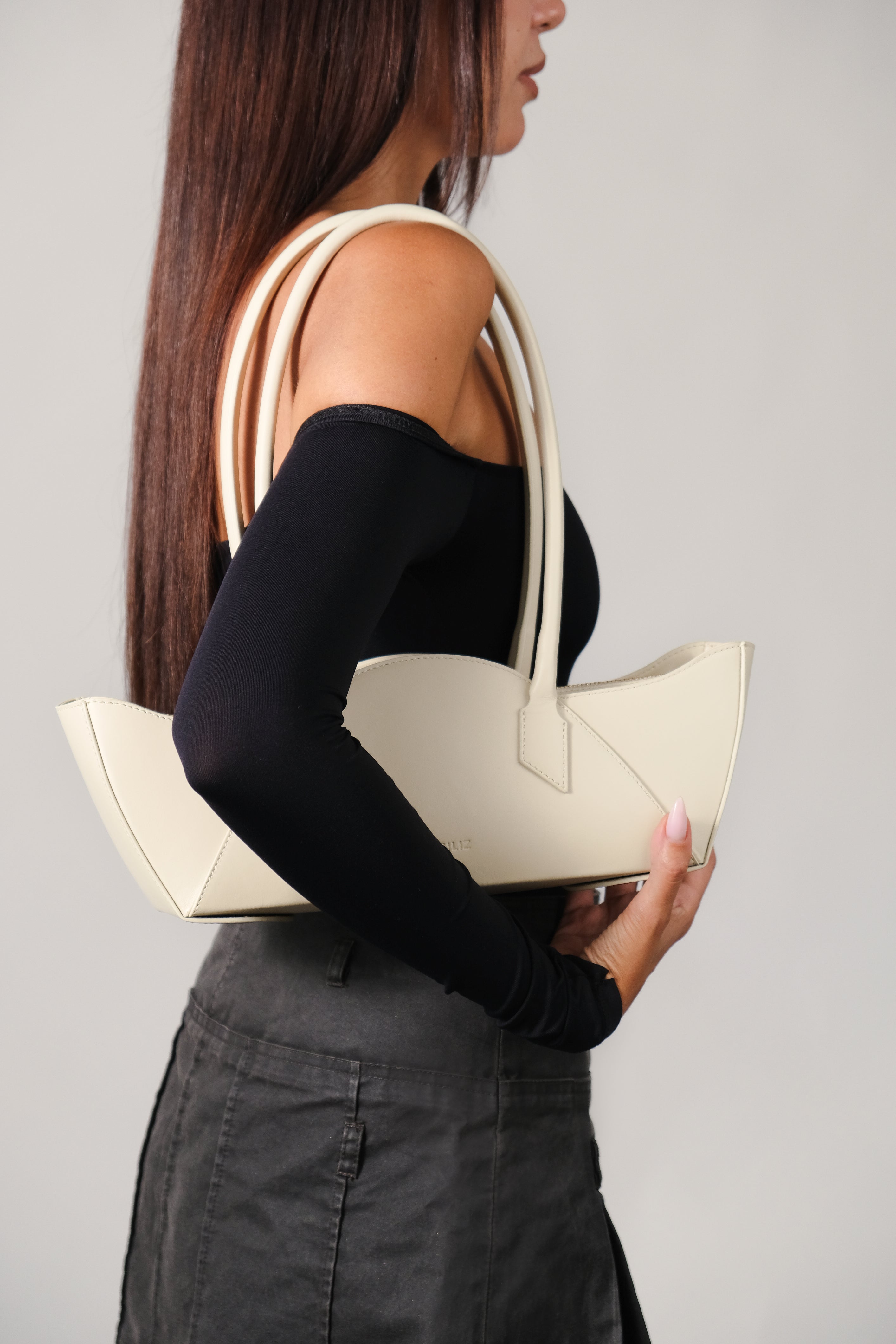 DAISY TOFU CALF NAPPA LEATHER SHOULDER BAG