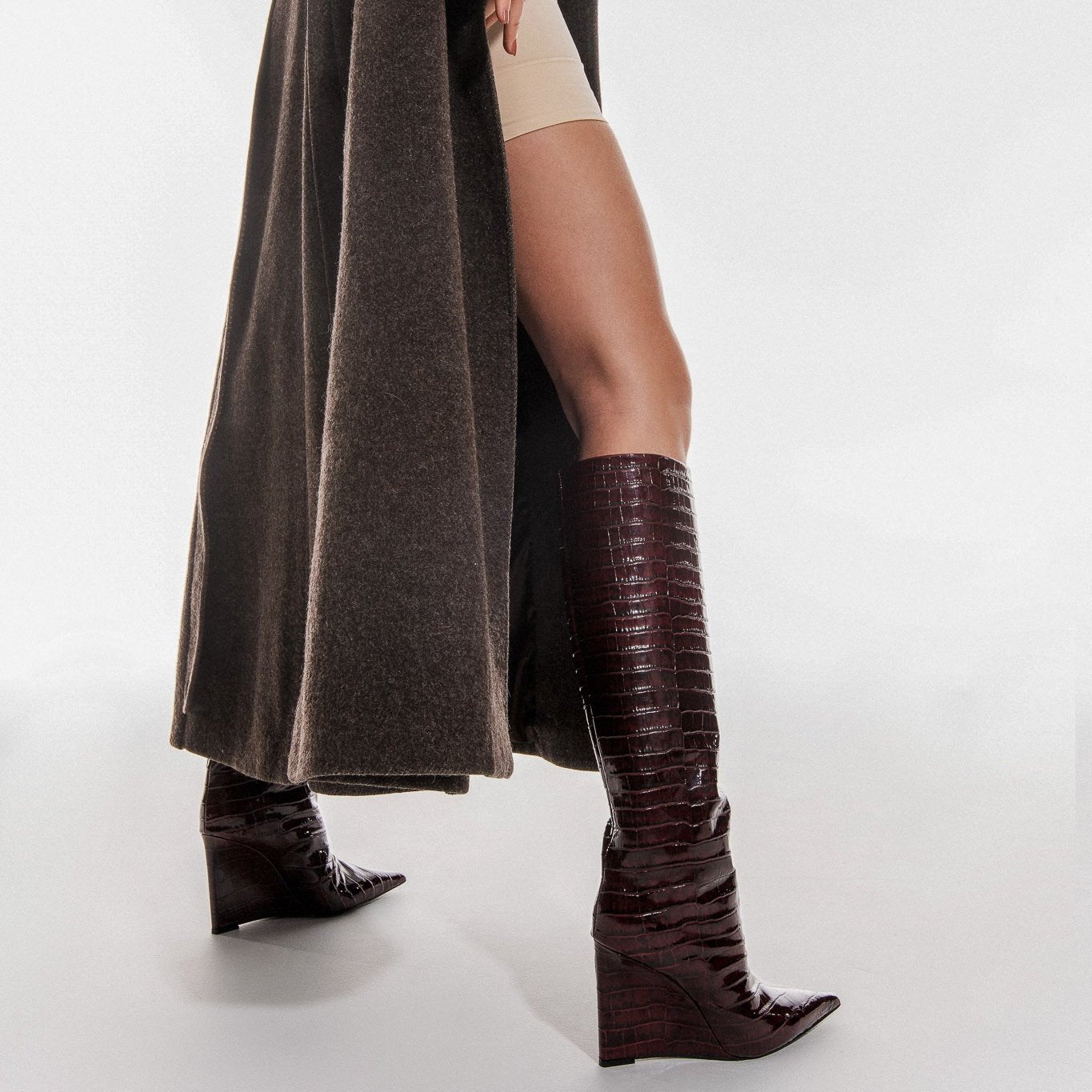 ZEUDI 02 BURGUNDY PATENT CROCO EMBOSSED LEATHER EDGE HEEL BOOTS