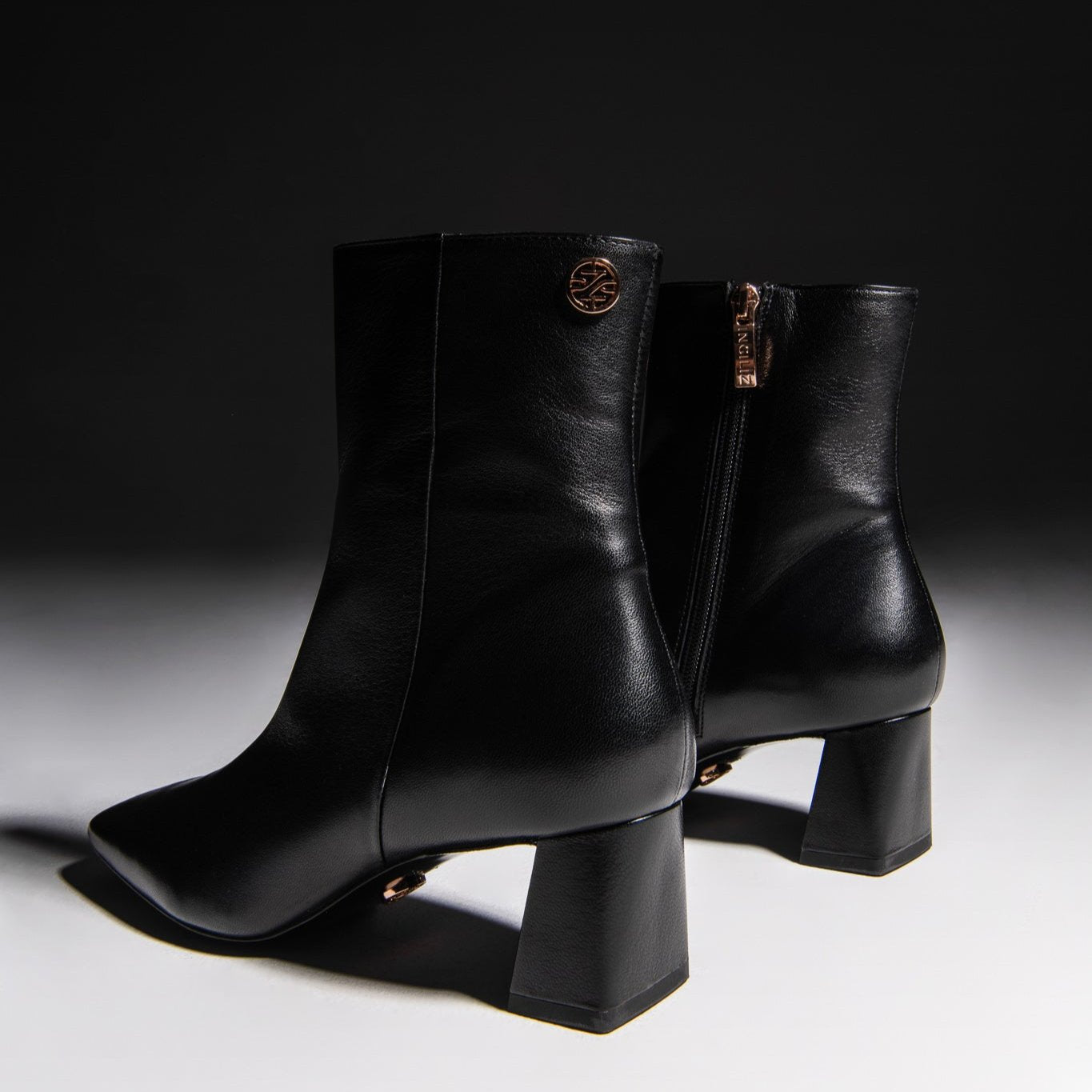 GENNY 02 BLACK SMOOTH LEATHER ANKLE BOOTS