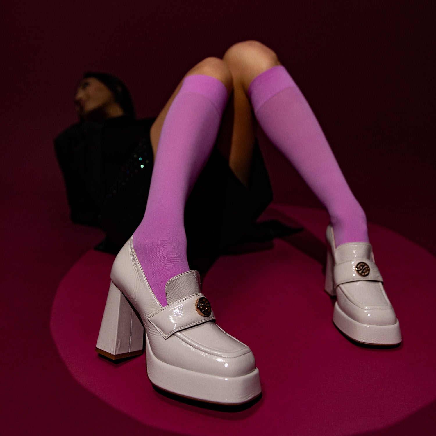 CINDY MOK 02 STORM GRAY CRUSHED PATENT LEATHER PLATFORM PUMPS