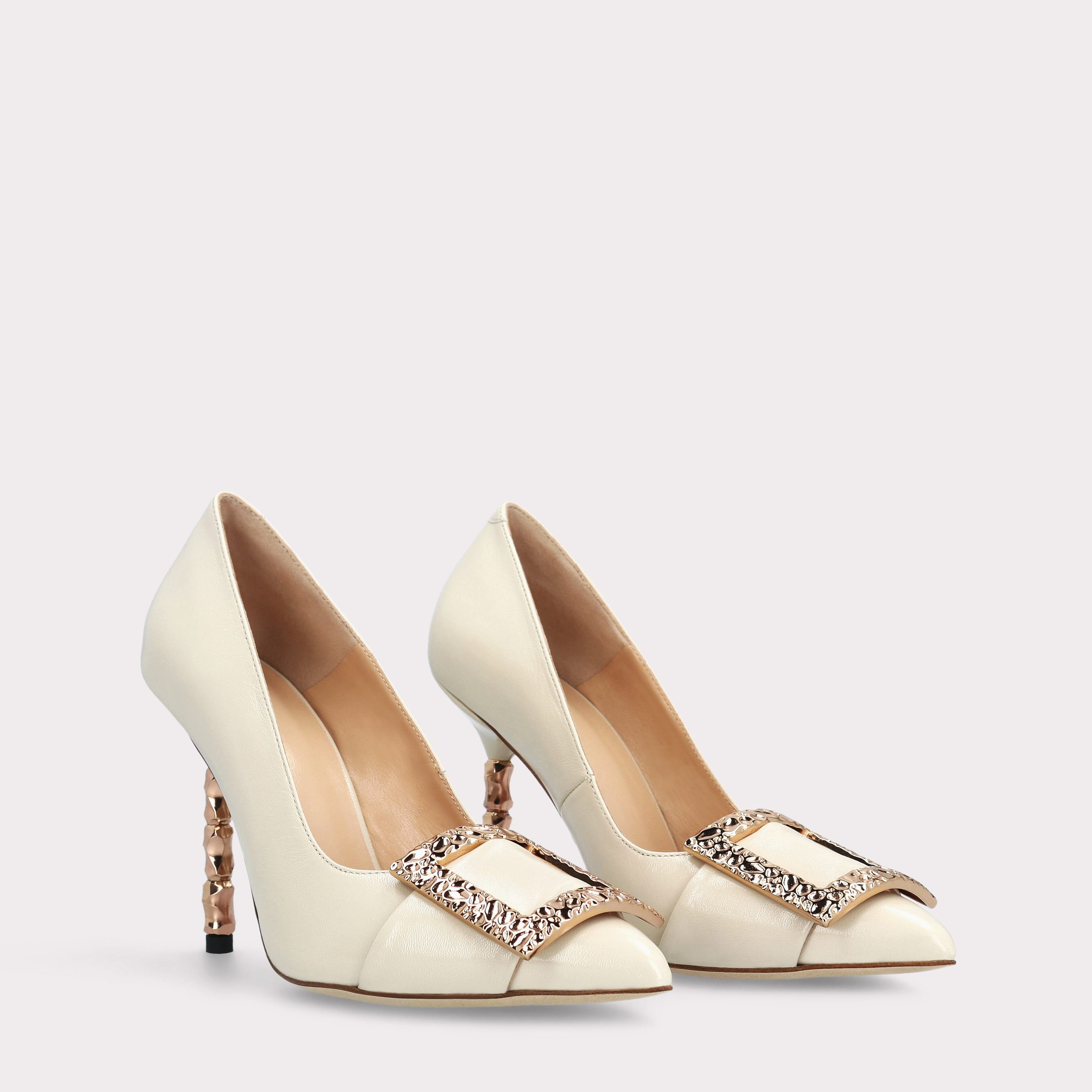 ASTRID DEC ACC 02 IVORY GLOSS LEATHER PUMPS
