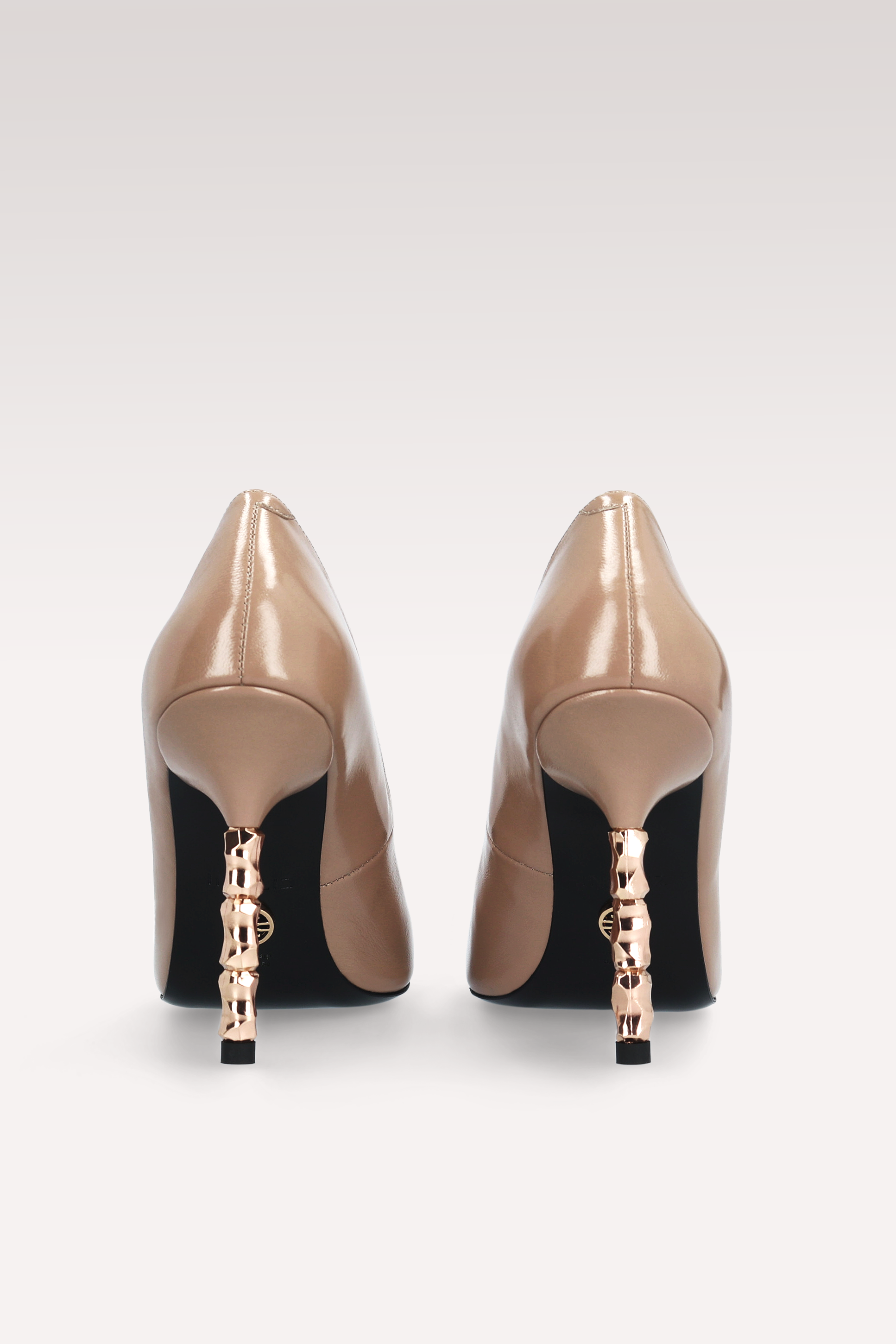 ASTRID DEC 03 NUDE GLOSS LEATHER PUMPS