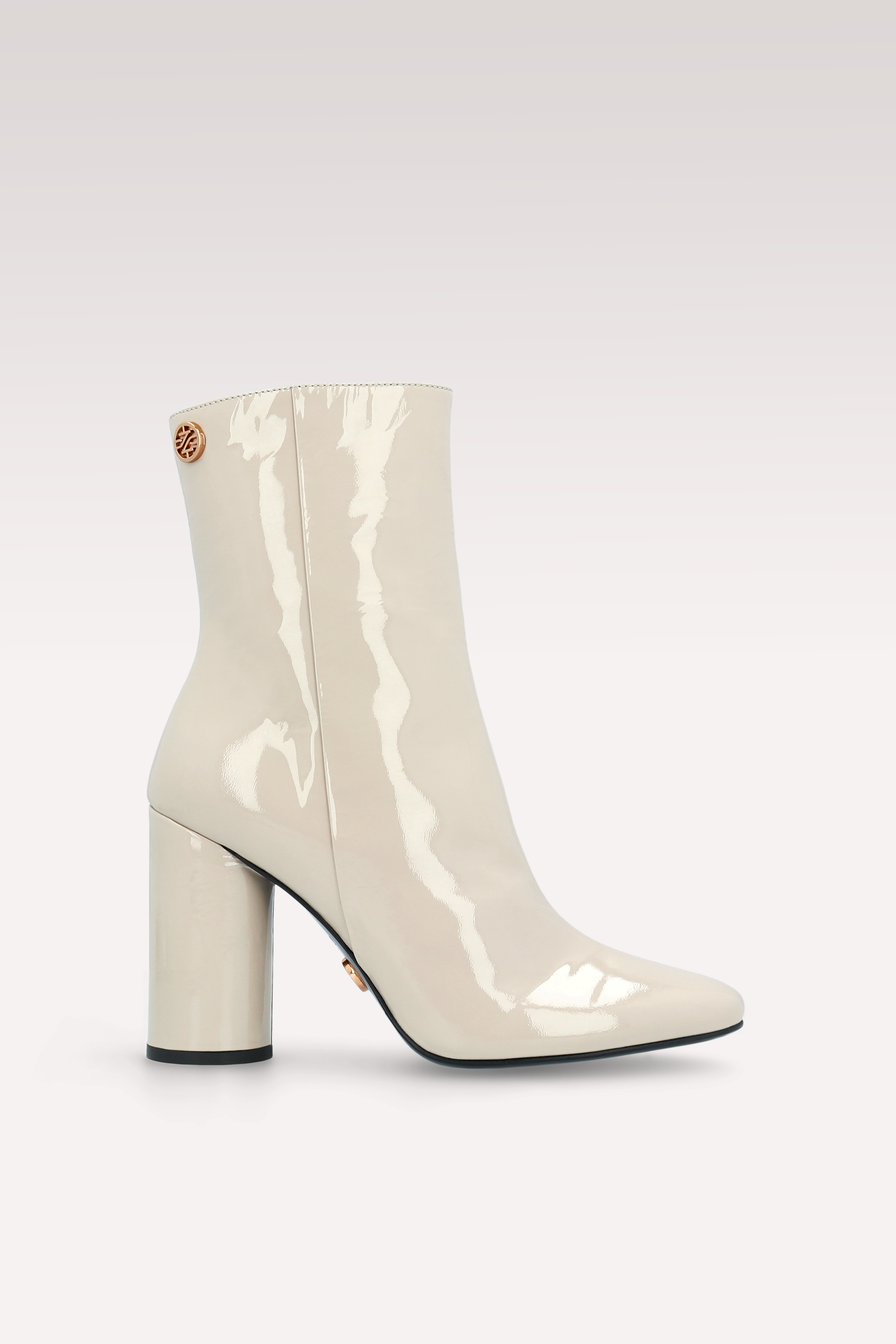 DAFNE 02 BEIGE PATENT LEATHER ANKLE BOOTS