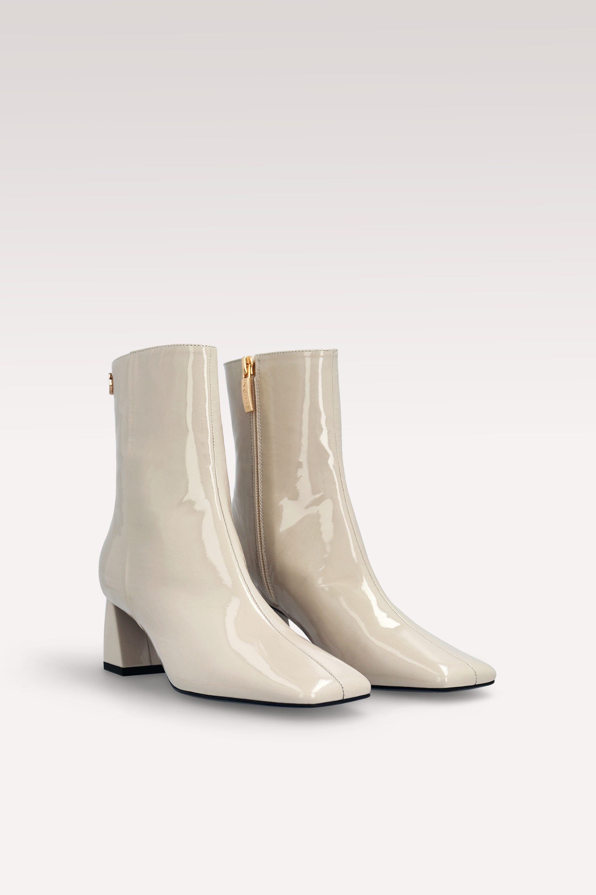 GENNY 02 BEIGE PATENT LEATHER ANKLE BOOTS