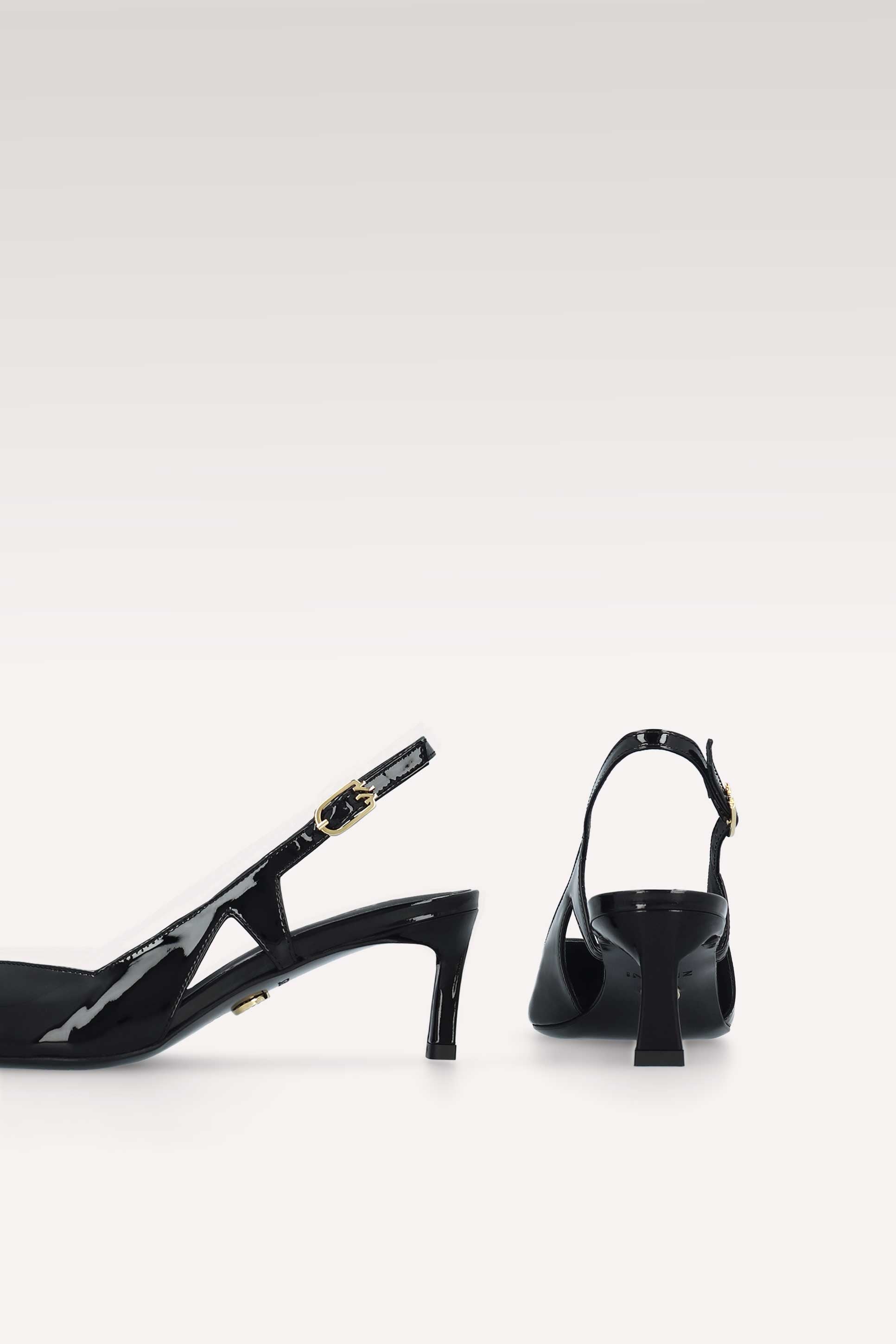 ORCHID BLACK PATENT LEATHER SLINGBACK PUMPS
