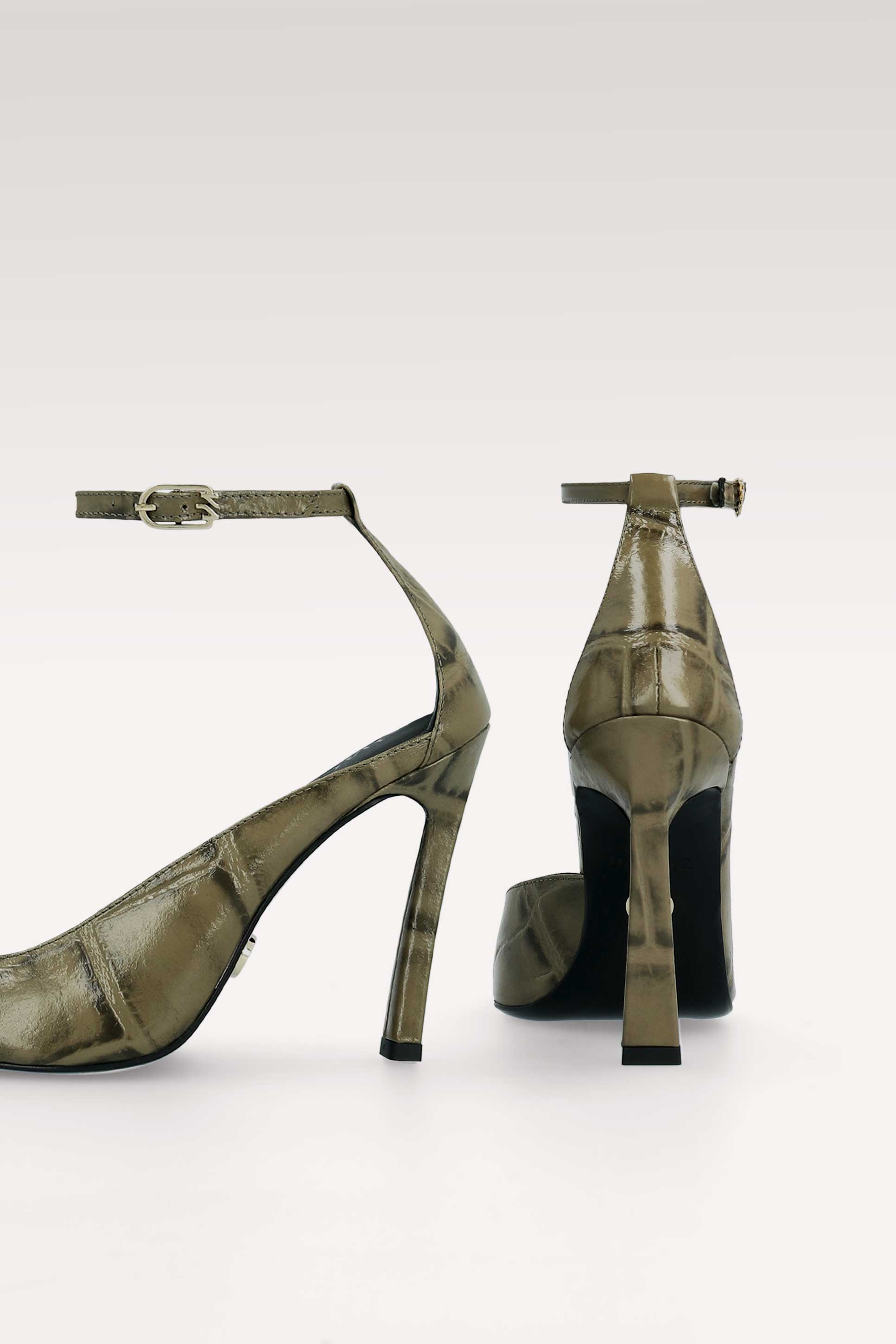 NORA OLIVIE COCCO EMBOSSED LEATHER PUMPS