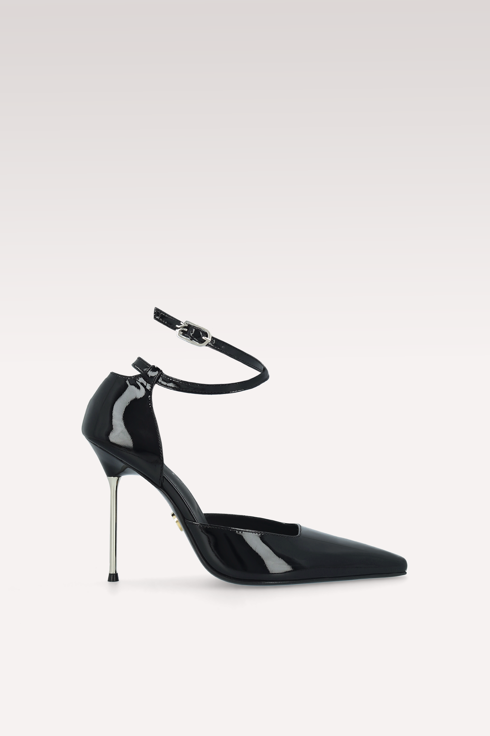 STAR BLACK PATENT LEATHER PUMPS