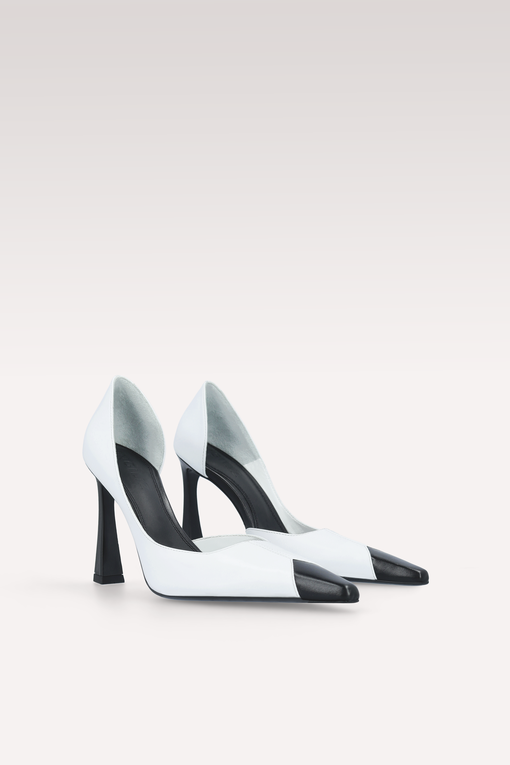 VESPER WHITE AND BLACK LEATHER PUMPS