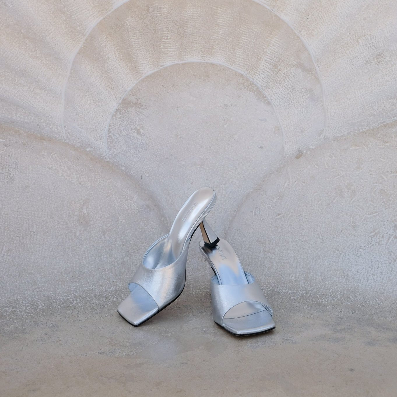 RENY SILVER METALLIC LEATHER MULES